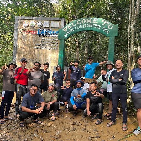 Pongo Guest House & Jungle Trekking ブキットラワン エクステリア 写真